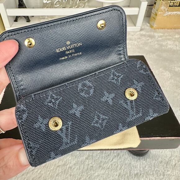 Louis Vuitton Denim key cles 4 Key holder fob keychain Excellent!! - Picture 7 of 12